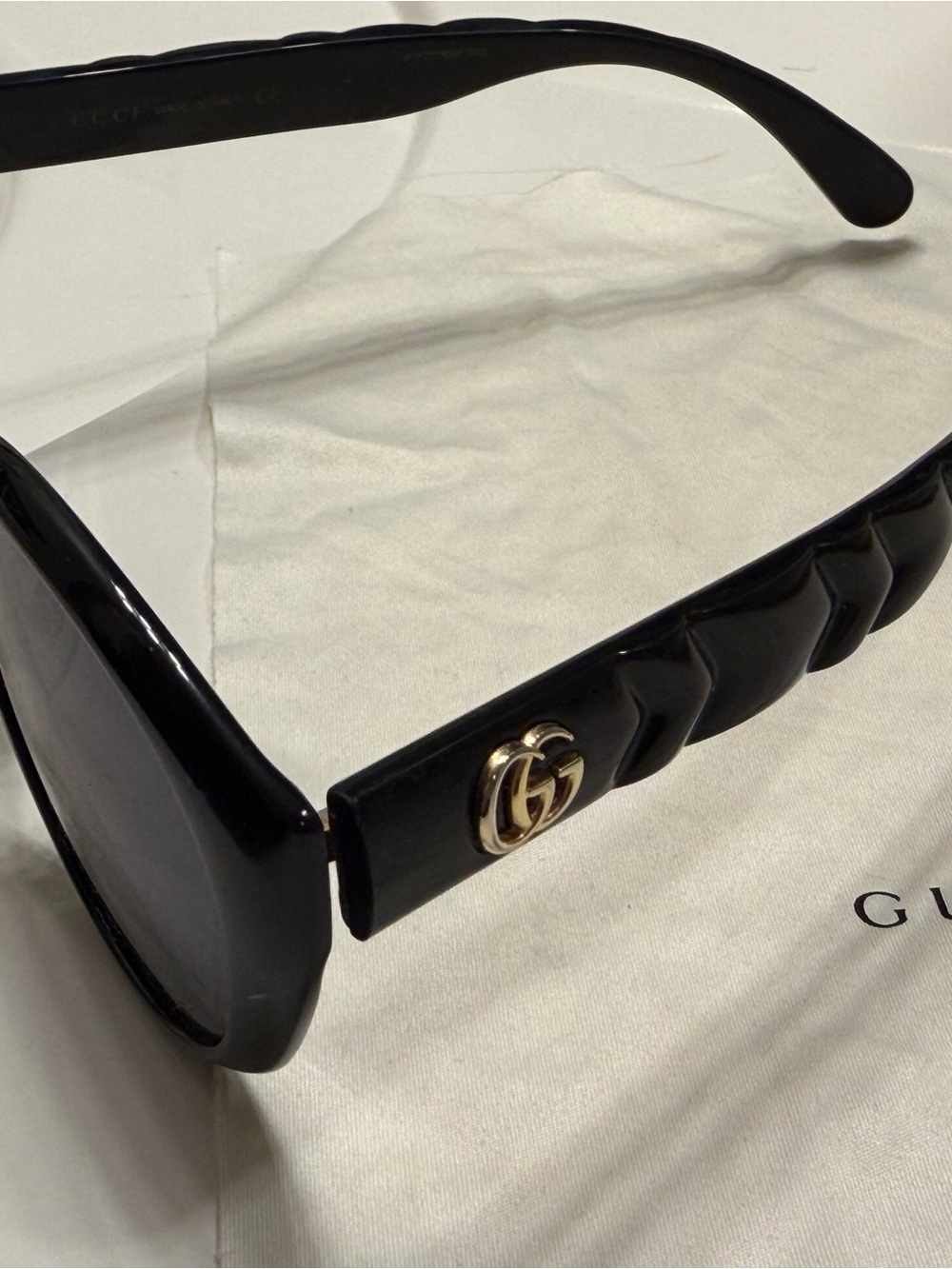 Gucci Black Round Women's Sunglasses with Gold Hardware - Picture 3 of 10